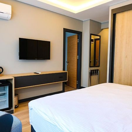 Soi Hotels & Suites - Taksim City Center Истанбул Екстериор снимка